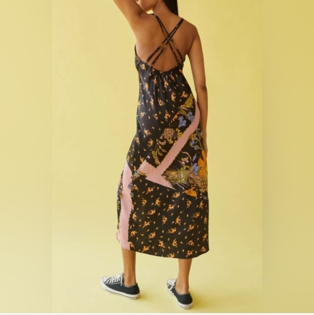 URBAN OUTFITTERS Samira Satin Slip Dress Black Floral Midi Size Medium - Picture 3 of 8
